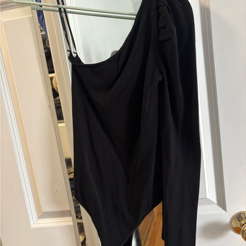 Lulu's Elegant Black Top